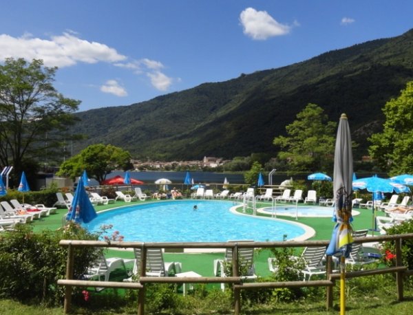 Ca' di Minù Piscina sul Lago-Swimming pool on the near Lake